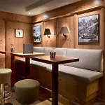 Hotel Alpenhaus 4*